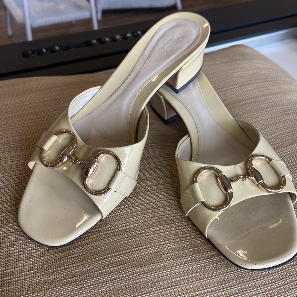 Gucci open toe slide